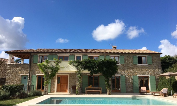 Baredine Villa | Restored Old Stone Farmhouse With Private Pool - Ideal For Families
