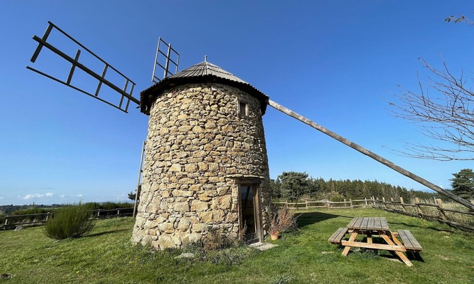 La Fagette Cottage | Restored windmill with countryside view