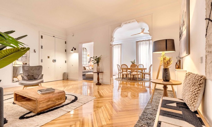 Jeronimos Apartment | Retiro Place II apartment in Madrid