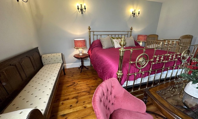 Cassington House | Retreat 4-bedroom Country Manor, HotTub,Ample Parking, Walking routes