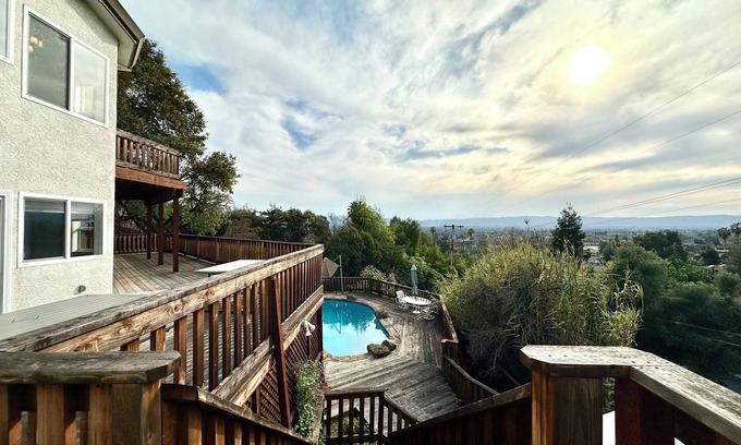 East San Jose Villa | Retreat @ 7B4B villa with Pool, Hot Tub and Amazing View in SF Bay