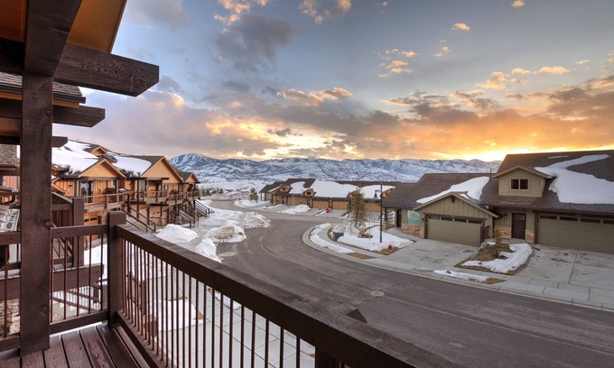 Park City House | Retreat at Black Rock Ridge | Private Hot Tub | Bunk Room Suite | Minutes to Park City & Deer Valley