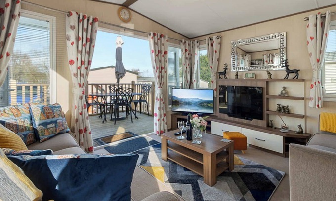 Cheriton Bishop Ski Chalet | Retreat at the Lake-Fishing+Heated Pool 500yrds away