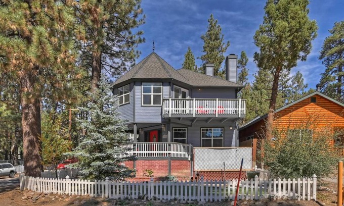 Big Bear Lake Villa | Retreat Big Bear Living w/Hottub /Patio n Balcony