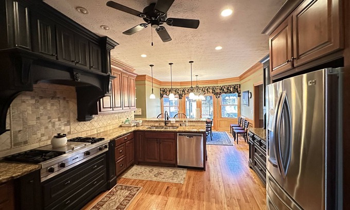 Stone Mountain House | Retreat. Birthday. Relax