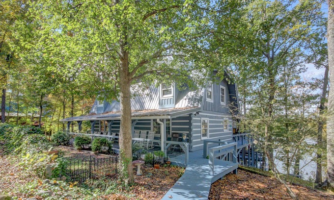Dover House | Retreat for Fishermen, Hunters, Gatherings, and Romance !!
