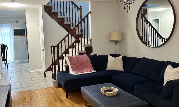 Grimsby House | Retreat in the Heart of Grimsby & Wine Country