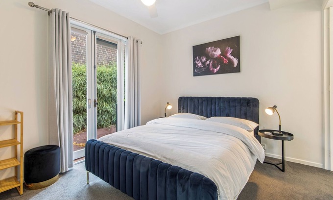 East Melbourne Apartment | Retreat on George