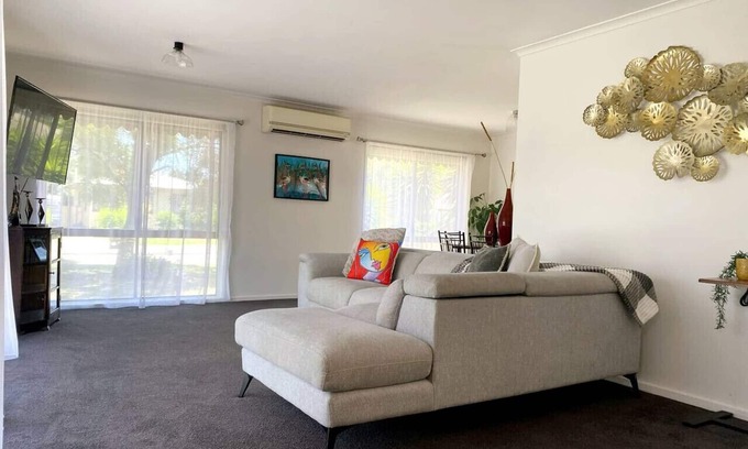 Benalla House | Retreat on Roe short term accommodation
