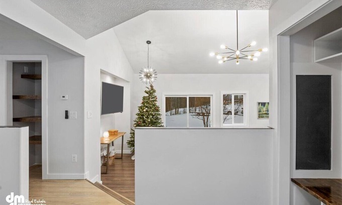 Gateway House | Retreat Outdoor Hot tub 2-bedroom upstairs unit with WiFi in Wasilla