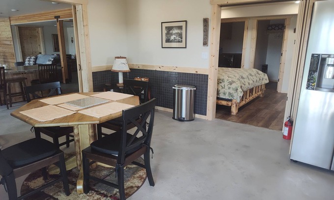 Harvard Apartment | Retreat Suite - Princeton Highlands