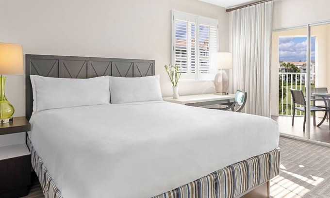 Williamsburg Resort | RETREAT TO OUR FAMILY-FRIENDLY RESORT IN ORLANDOn 2-bedroom resort Orlandon