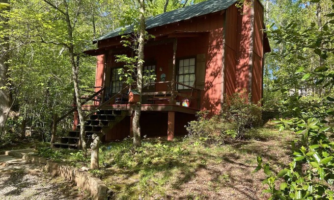 Blairsville Cabin | Retreat to Pet-Friendly Cabin near Helen, Blue Ridge & Appalachian Trail!