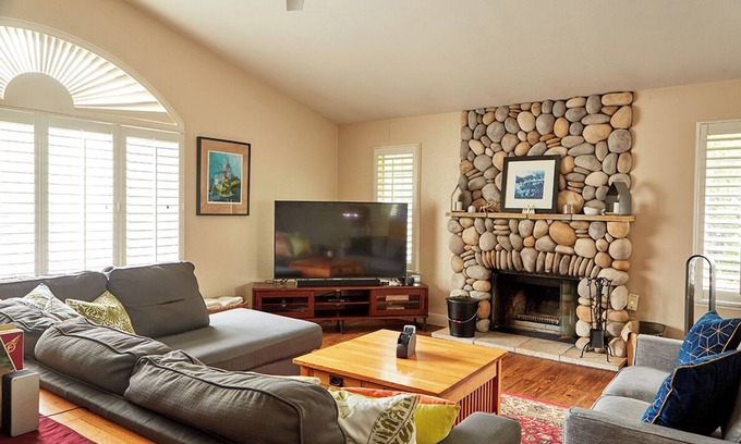 Guerneville House | Retreat to Rise and Shine! Pool, Hot Tub, Walk to Drake's Beach! Game Room!