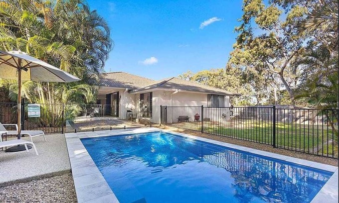 Point Vernon House | Retreat to the Fraser Coast, you deserve it.