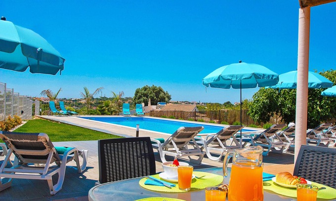 Pata de Cima Villa | Retreat w/heatable pool & BBQ