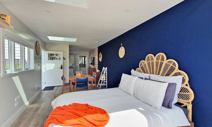 Papakura Apartment | Retro Luxe