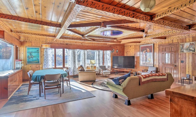Rhinelander House | Retro Rhinelander Lake Retreat w/Fire Pit!