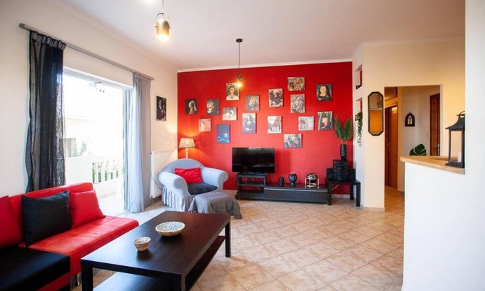 Daratsos House | Retro seaside resort