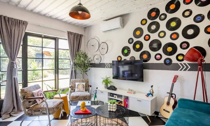 The Reeds Apartment | Retro-Vintage New Yorker Apartment in Centurion