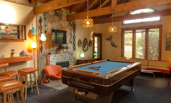 Carbon Hill Cabin | Retroville in Hocking Hills