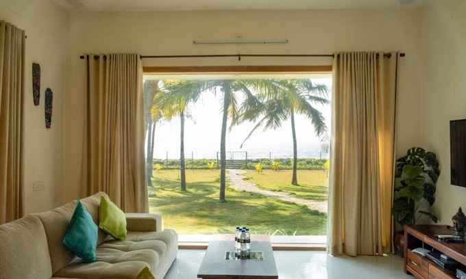 Tonse West Villa | Reunion Ocean Elite-Beach Houses