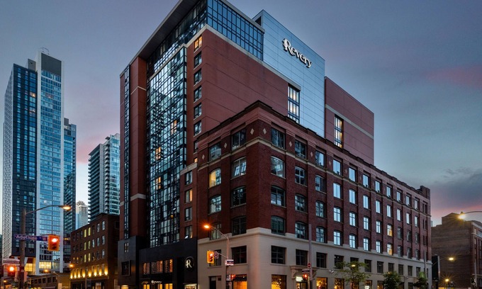 Fashion District Hotel | Revery Toronto Downtown, Curio Collection by Hilton