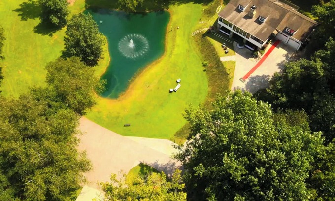 Clarkdale Villa | REVHO House: Atlanta’s 7.5-Acre Luxury Clubhouse - Sleeps 11