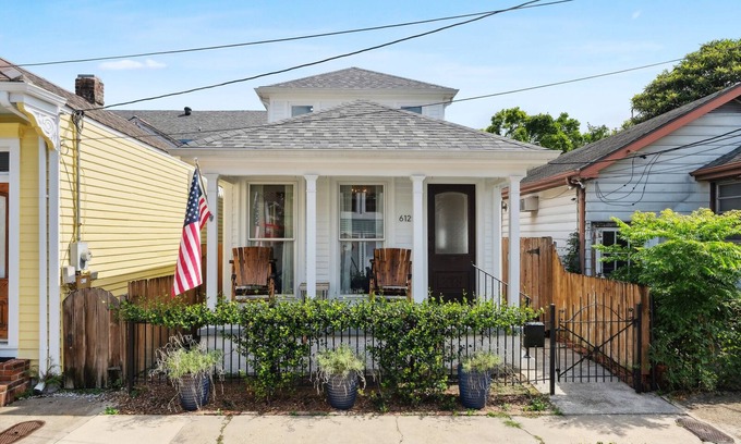 West Riverside House | Revitalized Uptown Home - Walk to Audubon Park!