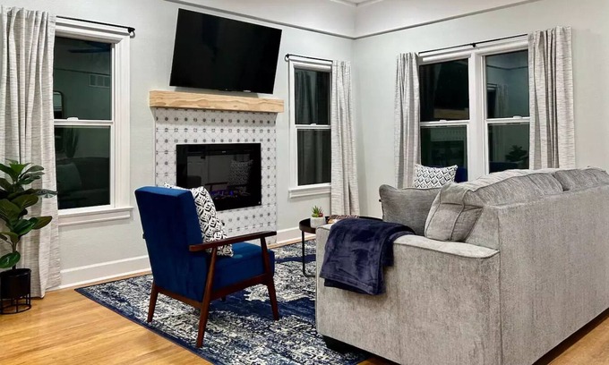 Roswell House | Revival Hill!