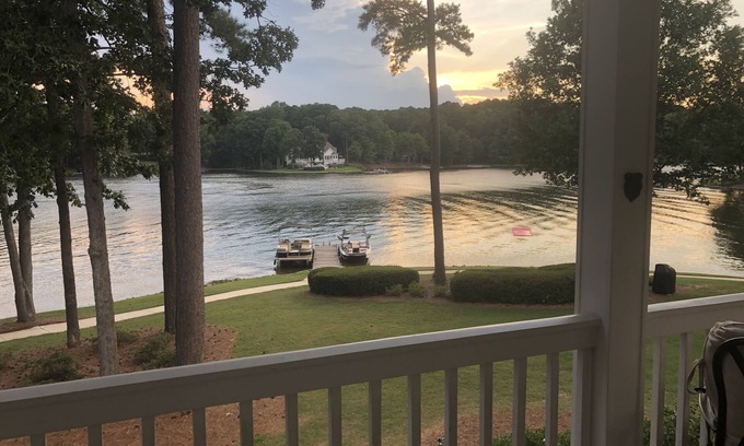 Lake Oconee House | Reynolds Lake Cottage on the water!