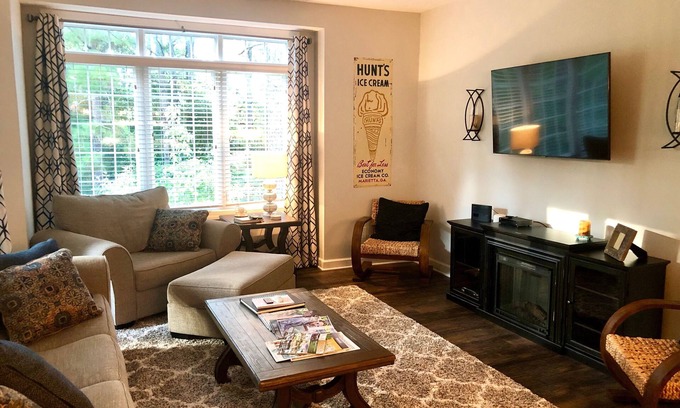 Southern Pines Villa | Reynolds Villa- Golf/Couples Retreat