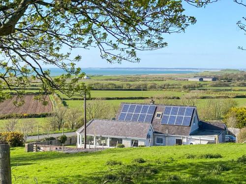 Llandwrog House | Rhandir-Mwyn - Hw7110