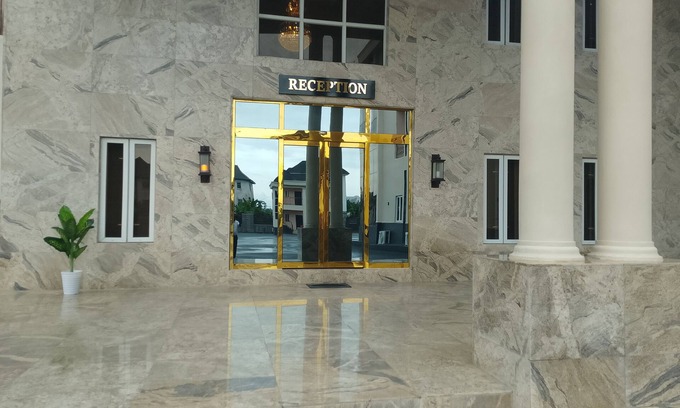 Uyo Hotel | Rhocharls Hotel and Suites
