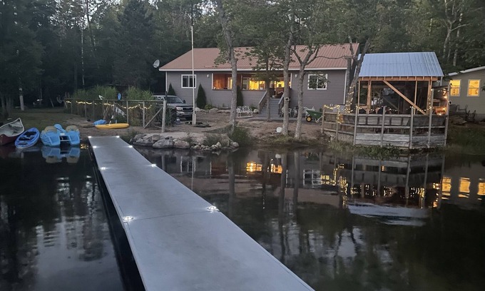 Annapolis Subdivision D House | "Rhodiesrest/BEST Lake in NS/7kayaks/2 paddleB/Sleep10/wifi/New Beds/Firewood