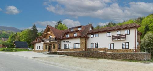 Zemplinske Hamre House | RHOLL Pension & Restaurant