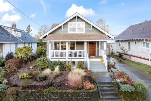 Foster - Powell House | Rhone Retreat
