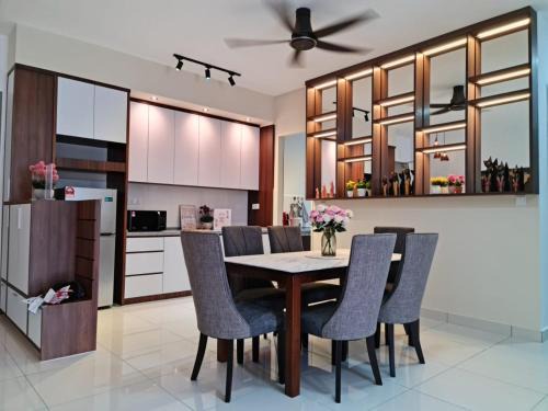 Kinarut Apartment | RHR Deluxe GuestHouse Kinarut Papar Sabah - Pool View