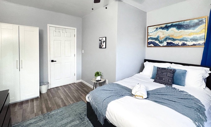 Southside Apartment | Rhythm & Blues Retreat near Syracuse University!
