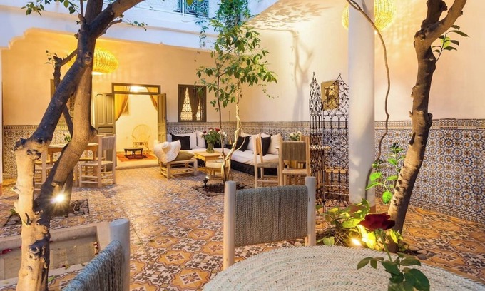 Pola de Siero Hotel | Riad Chamali - ideal for a romantic break