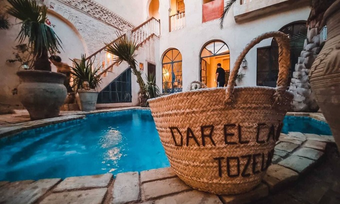 Tozeur Bed & Breakfast | Riad Dar El Caid Palais Siecle XIVin the heart of downtown Tozeur
