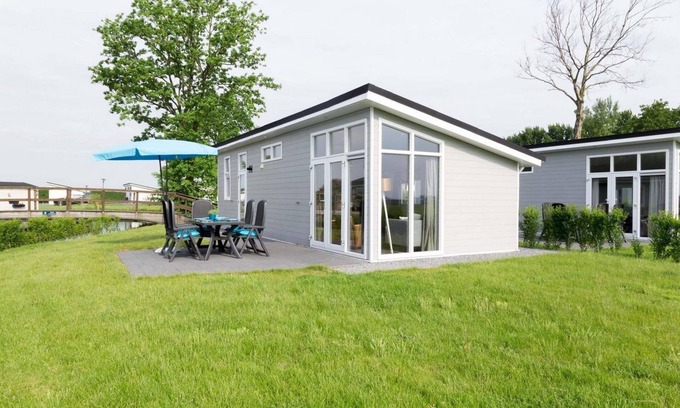 Berkhout Ski Chalet | ✓ Rialto at Park Westerkogge ✓ Holiday home for 5 people ✓ Located in Berkhout (North Holland) ✓ Waterfront holiday resort ✓ Book directly at the resort