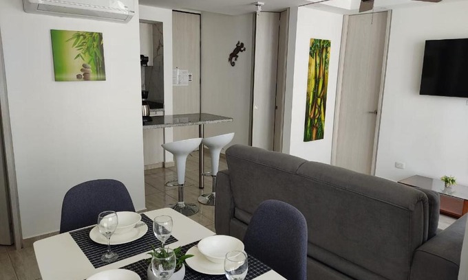 Ricaurte Apartment | RICAURTE, Moderno, confortable apto, AC, Parquead, Wifi