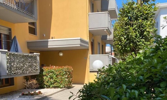 Fogliano Marina Apartment | Riccione Alba, Vicino al Mare Affittasi Appartamento Estivo :