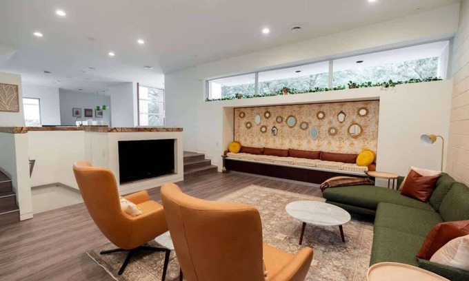 Boulevard Oaks House | Rice Village Retreat - Rooftop deck - Sleeps 12