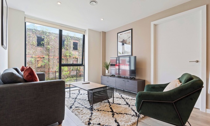 Everton Apartment | Richmond Row Retreat in Liverpool