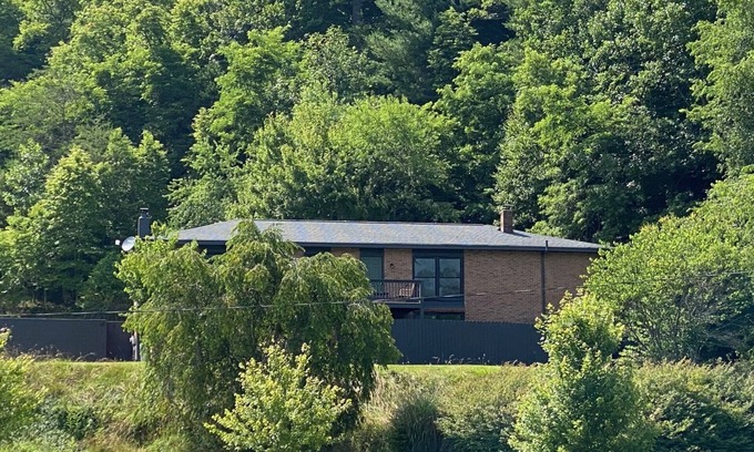 Horse Shoe House | Ride, Hike, and Fish Out the Back Door - Pisgah Base Camp - Mills River!