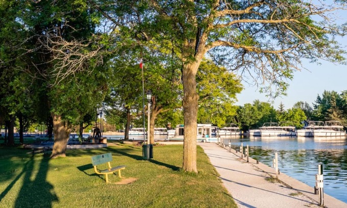 Smiths Falls Apartment | Rideau 2Br Signature Apartment Free Parking 2