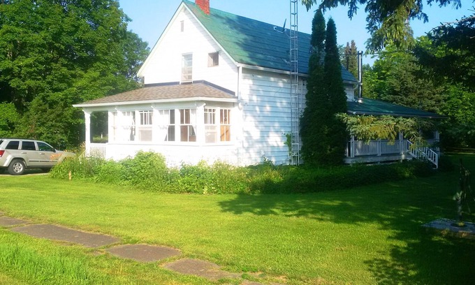 Delta Cottage | Rideau Lakes Cottage - Lower Beverley Lake