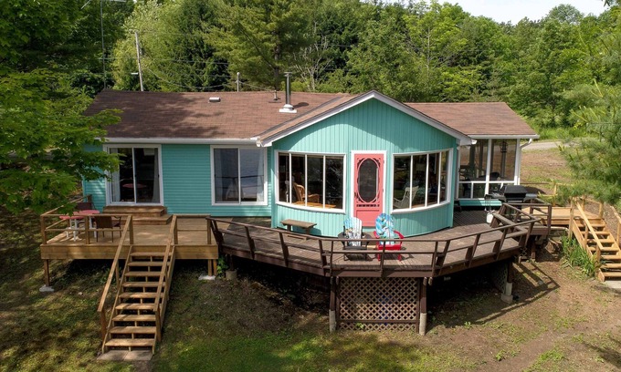 Portland Ski Chalet | Rideau Pines - Big Rideau Lake
